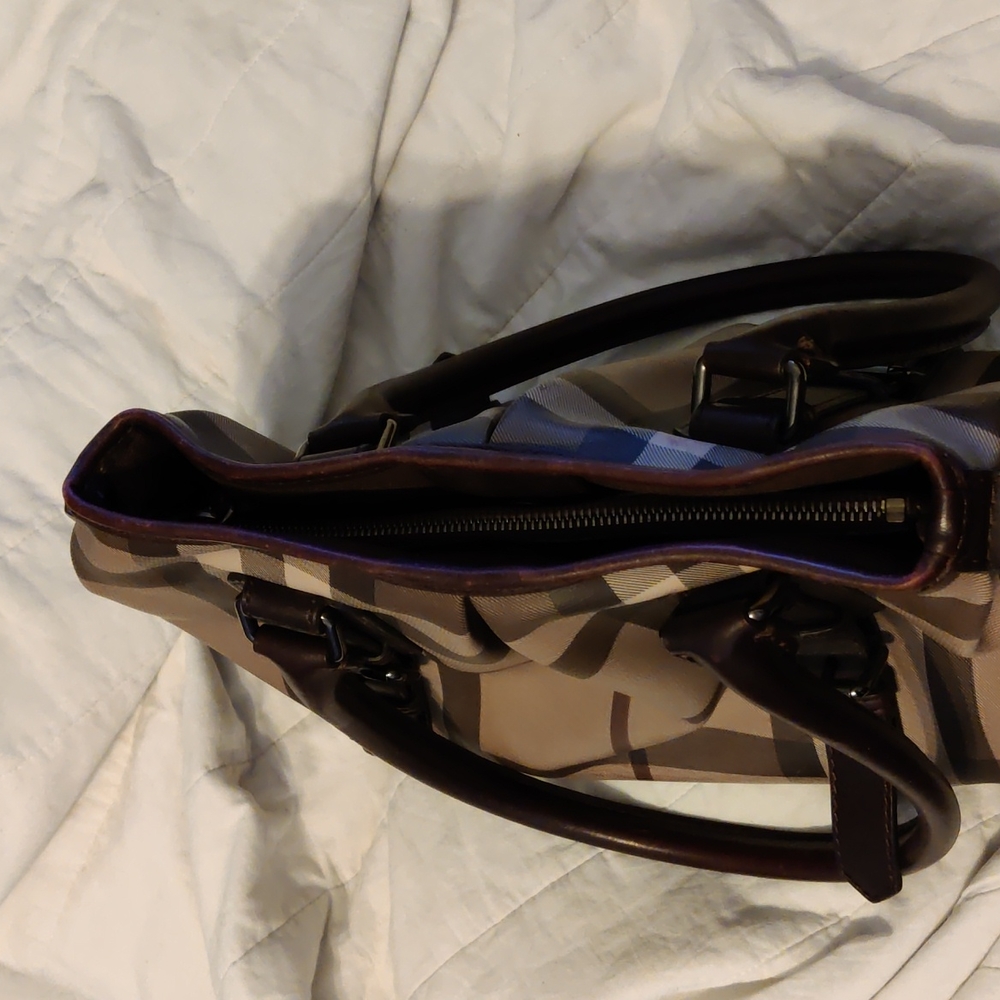 Burberry Northfield Smoke Check Plum Tote - Picture 16 of 17